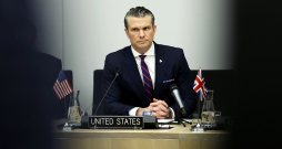 Pīts Hegsets (Pete Hegseth). Pīts Hegsets (Pete Hegseth).