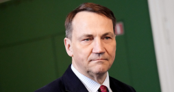Radislavs Sikorskis Rīgas pilī.