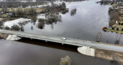 Daugava pie Pļaviņām 2024. gada 1. martā. Daugava pie Pļaviņām 2024. gada 1. martā.