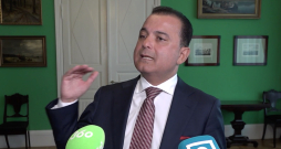 Veselības ministrs Hosams Abu Meri. Veselības ministrs Hosams Abu Meri.