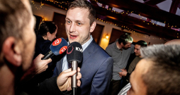 "Demokraatit" līderis Jenss Frederiks Nīlsens. "Demokraatit" līderis Jenss Frederiks Nīlsens.