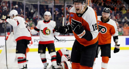 Filadelfijas "Flyers" uzbrucējs Rodrigo Ābols neslēpj emocijas pēc saviem otrajiem gūtajiem vārtiem NHL, kurus viņš guva pret Otavas "Senators" komandu. Filadelfijas "Flyers" uzbrucējs Rodrigo Ābols neslēpj emocijas pēc saviem otrajiem gūtajiem vārtiem NHL, kurus viņš guva pret Otavas "Senators" komandu.