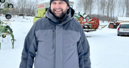 Druvienas pagasta zemnieku saimniecības "Laskumi" saimnieks Kristaps Graumanis mērķtiecīgi palielina Herefordas šķirnes ganāmpulku, kas Latvijā patlaban ir otrs lielākais. Saimnieks uzskata – arī viņa saimniecībai izaicinājums būs 100 zīdītājgovju robežšķirtnes sasniegšana, kad izaugsmes turpināšanai vajadzēs ieguldījumu jaudīgāku agregātu pirkumam.
