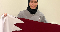 Rebeka Ibrahima pirms diviem gadiem Rietumāzijas čempionātā pozēja ar Kataras karogu rokās. Tagad viņa vēlas atkal startēt zem Latvijas karoga un piedalīties aprīlī gaidāmajā Eiropas čempionātā. Rebeka Ibrahima pirms diviem gadiem Rietumāzijas čempionātā pozēja ar Kataras karogu rokās. Tagad viņa vēlas atkal startēt zem Latvijas karoga un piedalīties aprīlī gaidāmajā Eiropas čempionātā.