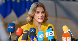 Evika Siliņa Briselē.