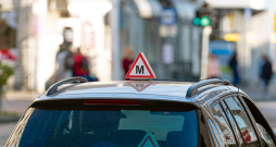 Mācību auto. Mācību auto.