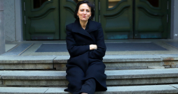 Signe Birkova: "Filma "Lotus" ir pasniegta vairāk tādā bunjueliskā manierē. Filmas varoņi visu laiku cenšas, dara, sapņo… bet kaut kā nesanāk…" Signe Birkova: "Filma "Lotus" ir pasniegta vairāk tādā bunjueliskā manierē. Filmas varoņi visu laiku cenšas, dara, sapņo… bet kaut kā nesanāk…"