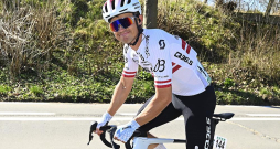 Emīls Liepiņš lieliski iejuties Šveices komandā "Q36.5 Pro Cycling Team", tās rindās šonedēļ sākot savu otro lielo daudzdienu tūri karjerā. Emīls Liepiņš lieliski iejuties Šveices komandā "Q36.5 Pro Cycling Team", tās rindās šonedēļ sākot savu otro lielo daudzdienu tūri karjerā.