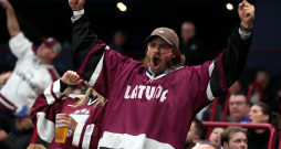 Latvijas hokeja līdzjutēji.