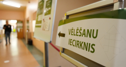 Pašvaldību vēlēšanas 72. vēlēšanu iecirknī Rīgas Valsts 3. ģimnāzijā.
Pašvaldību vēlēšanas 72. vēlēšanu iecirknī Rīgas Valsts 3. ģimnāzijā.