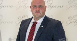 Mārtiņš Daģis ievēlēts par Jelgavas domes priekšsēdētāju. Viņš nomainījis amatā Andri Rāviņu, kurš bija visilgāk amatā esošais Latvijas pašvaldības vadītājs – par pilsētas domes priekšsēdētāju viņš tika ievēlēts 2001. gada 26. martā un turpināja šo darbu vairākus sasaukumus.