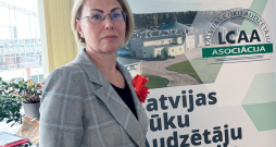 Dzintra Lejniece: "Ja piemēros piedāvātos stingros labturības nosacījumus, tad mēs ar šīm izmaiņām zaudēsim vismaz pusi no Eiropas cūkkopības nozares." Dzintra Lejniece: "Ja piemēros piedāvātos stingros labturības nosacījumus, tad mēs ar šīm izmaiņām zaudēsim vismaz pusi no Eiropas cūkkopības nozares."