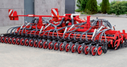 'Horsch Versa 4 SL' sējmašīna. 'Horsch Versa 4 SL' sējmašīna.
