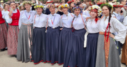Annija Liepa ar kori "Frekvence".