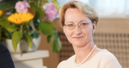 Izglītības un zinātnes ministre Dace Melbārde. Izglītības un zinātnes ministre Dace Melbārde.