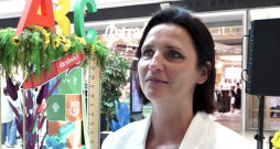 Vecāku organizācijas "Mammām un Tētiem" vadītāja Inga Akmentiņa-Smildziņa. Vecāku organizācijas "Mammām un Tētiem" vadītāja Inga Akmentiņa-Smildziņa.