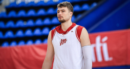 Krišam Helmanim Meksikas spēcīgākajā komandā "Diablos Rojos" nav jādomā par savu statistiku, bet jākoncentrējas melnā darba veikšanai. Krišam Helmanim Meksikas spēcīgākajā komandā "Diablos Rojos" nav jādomā par savu statistiku, bet jākoncentrējas melnā darba veikšanai.
