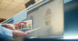 Jau šogad ieceļotājus Šengenas zonā sagaida jauna tipa drošības un personas datu pārbaudes, kur aizvien lielāks uzsvars tiek likts uz biometriskiem datiem. Jau šogad ieceļotājus Šengenas zonā sagaida jauna tipa drošības un personas datu pārbaudes, kur aizvien lielāks uzsvars tiek likts uz biometriskiem datiem.