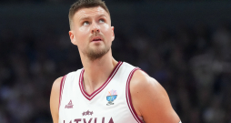 Eiropas čempionāta finālturnīra A apakšgrupas spēle basketbolā vīriešiem starp Latvijas un Turcijas valstsvienībām. Kristaps Porziņģis. Eiropas čempionāta finālturnīra A apakšgrupas spēle basketbolā vīriešiem starp Latvijas un Turcijas valstsvienībām. Kristaps Porziņģis.