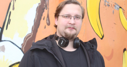 Dzejnieks Ivars Šteinbergs Dzejas dienu priekšvakarā 2025. gada 25. augustā