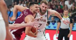 Eiropas čempionāta astotdaļfināla spēle basketbolā vīriešiem starp Latvijas un Lietuvas valstsvienībām "Xiaomi arēnā". Eiropas čempionāta astotdaļfināla spēle basketbolā vīriešiem starp Latvijas un Lietuvas valstsvienībām "Xiaomi arēnā".
