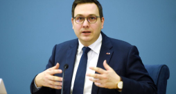 Čehijas ārlietu ministrs Jans Lipavskis. Čehijas ārlietu ministrs Jans Lipavskis.