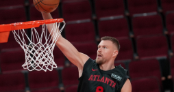 Kristaps Porziņģis un "Hawks".
