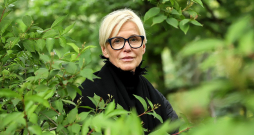 Ināra Slucka: "Esmu priecīga, ka beidzot man ir iespēja strādāt ar Janas Egles darbiem. Tie ir jēgpilni, dzīvi apliecinoši."
