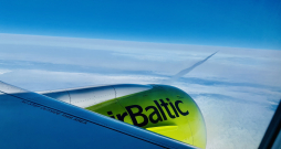 "airBaltic".