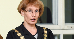 Rīgas rajona tiesas priekšsēdētāja Inese Siliņeviča. Rīgas rajona tiesas priekšsēdētāja Inese Siliņeviča.