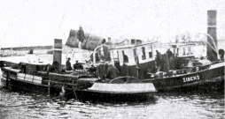 Izceltais "Zibens" Daugavgrīvā 1925. gada decembrī. Izceltais "Zibens" Daugavgrīvā 1925. gada decembrī.