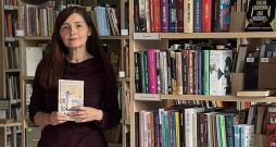 Pļaviņu bibliotēkas vadītāja Ineta Grandāne. Pļaviņu bibliotēkas vadītāja Ineta Grandāne.