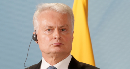 Lietuvas prezidents Gitans Nausēda piedalās preses konferencē pēc tikšanās ar Latvijas un Igaunijas prezidentiem Latvijas Nacionālajā bibliotēkā. Lietuvas prezidents Gitans Nausēda piedalās preses konferencē pēc tikšanās ar Latvijas un Igaunijas prezidentiem Latvijas Nacionālajā bibliotēkā.