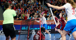Latvijas sieviešu florbola izlases spēle pret Čehijas sieviešu florbola izlasi.