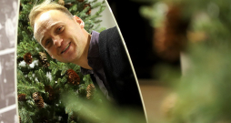 Daumants Kalniņš: "Man svarīga tā sajūta, lai klausītājam rodas vēlme man sekot – lai ir kāds pavediens, sajūta, ka vārdi aizskar." Daumants Kalniņš: "Man svarīga tā sajūta, lai klausītājam rodas vēlme man sekot – lai ir kāds pavediens, sajūta, ka vārdi aizskar."