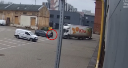 Videonovērošanas kameru notvertais moments ar nozieguma brīdi.