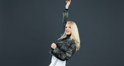 Elīna Fūrmane jeb DJ Ella. Elīna Fūrmane jeb DJ Ella.