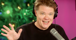 Toms Grēviņš, radio un TV raidījumu vadītājs, dīdžejs.