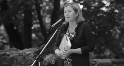 Rakstniece Nora Ikstena.