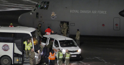 Dānijas gaisa spēku transporta lidmašīna Grenlandes galvaspilsētas Nūkas lidostā. Dānijas un vairāku citu Eiropas valstu militārpersonas gatavojas piedalīties mācībās "Operation Arctic Endurance".