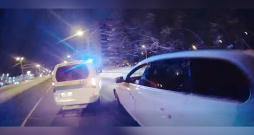 Ekrānuzņēmums no pakaļdzīšanās video.