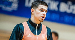 Latvijas iepriekšējo divu gadu labākais telpu futbolists Edgars Tarakanovs Eiropas čempionātu uzsāk ar pārliecību, ka mājiniekiem ir pa spēkam iekļūt ceturtdaļfinālā.