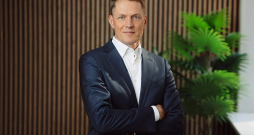 Vīgants Radziņš, AS "Sadales tīkls" valdes loceklis un attīstības direktors: "Piešķirto finansējumu izmantosim projektiem, kas palīdzēs celt elektrotīkla jaudu Vidzemes piekrastē un Saldus novadā." Vīgants Radziņš, AS "Sadales tīkls" valdes loceklis un attīstības direktors: "Piešķirto finansējumu izmantosim projektiem, kas palīdzēs celt elektrotīkla jaudu Vidzemes piekrastē un Saldus novadā."