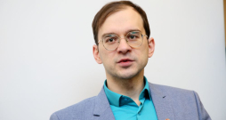 Raivis Zeltīts: "Manās acīs "Progresīvie" nav ne ar ko labāki par atklāti prokremliskiem spēkiem. Tā ir cita, galēji kreisa ideoloģiskā ievirze, bet tas rezultāts tāpat ved uz Latvijas kā nacionālas valsts galu." Raivis Zeltīts: "Manās acīs "Progresīvie" nav ne ar ko labāki par atklāti prokremliskiem spēkiem. Tā ir cita, galēji kreisa ideoloģiskā ievirze, bet tas rezultāts tāpat ved uz Latvijas kā nacionālas valsts galu."