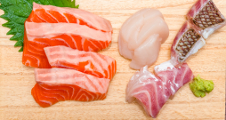 Trekno zivju grupa – lasis, skumbrija, siļķe, sardīnes, forele – ir bagāta ar omega-3 taukskābēm. Trekno zivju grupa – lasis, skumbrija, siļķe, sardīnes, forele – ir bagāta ar omega-3 taukskābēm.