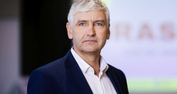 Jānis Lapsa, SIA "Zaļā josta" valdes priekšsēdētājs: "Esam gandarīti par projekta rezultātiem, jo izdevies vairākkārtīgi pārsniegt projekta sākotnēji izvirzīto mērķi – mazināt vidē nonākušo izsmēķu apjomu par vismaz 10%."