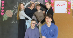 Jēkabpils Tehnoloģiju tehnikuma audzēkņi – priekšplānā no kreisās Niks Kulakovs un Aleksis Ikaunieks, aizmugurē (no kreisās) Gabriela Sutiņa-Zutiņa, Rinalds Bogotais, Nils Paško un Anastasija Veselova. Jēkabpils Tehnoloģiju tehnikuma audzēkņi – priekšplānā no kreisās Niks Kulakovs un Aleksis Ikaunieks, aizmugurē (no kreisās) Gabriela Sutiņa-Zutiņa, Rinalds Bogotais, Nils Paško un Anastasija Veselova.