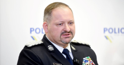 Valsts policijas priekšnieks ģenerālis Armands Ruks. Valsts policijas priekšnieks ģenerālis Armands Ruks.