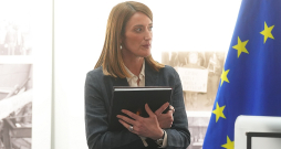 Eiropas Parlamenta (EP) priekšsēdētāja Roberta Metsola. Eiropas Parlamenta (EP) priekšsēdētāja Roberta Metsola.