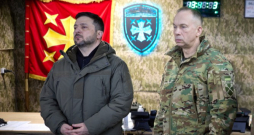 Volodimirs Zelenskis un nu jau bijušais Ukrainas armijas virspavēlnieks Oleksandrs Sirskis.